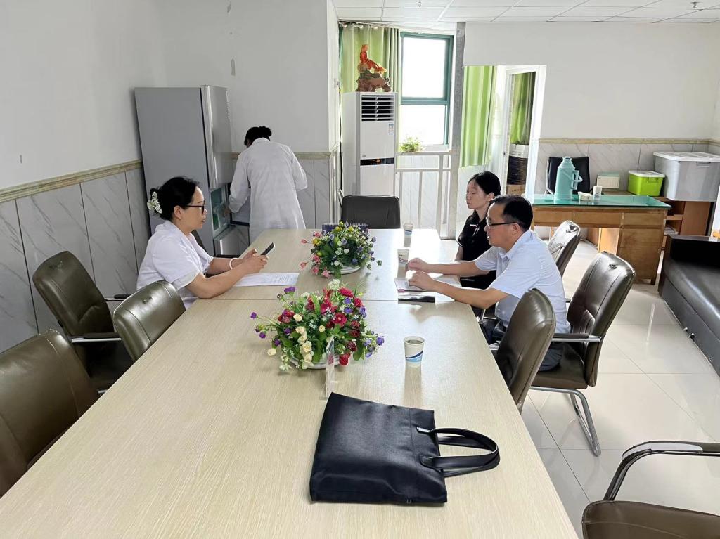 后勤管理处赴校医务室托管服务报名单位开展实地考察工作